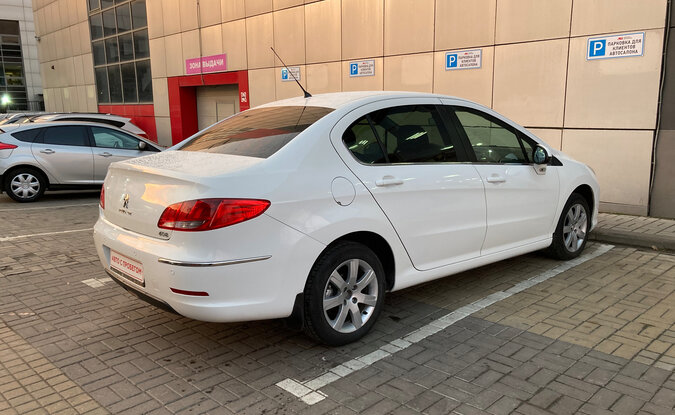 Peugeot 408