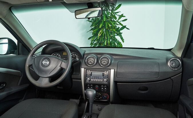 Nissan Almera