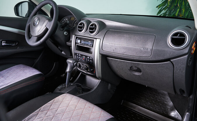 Nissan Almera