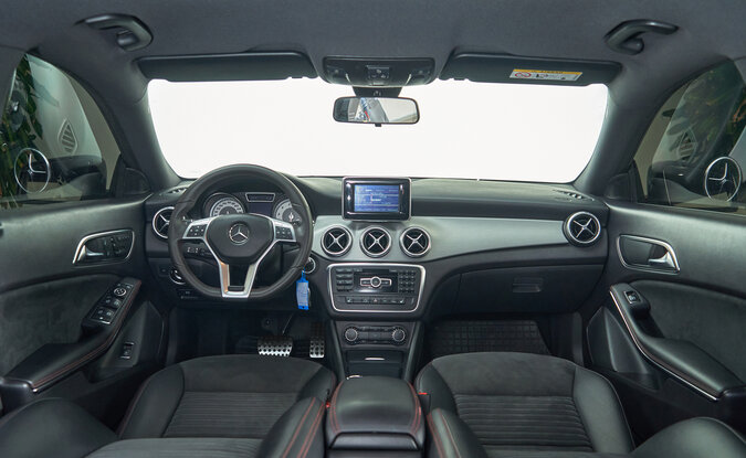 Mercedes benz CLA