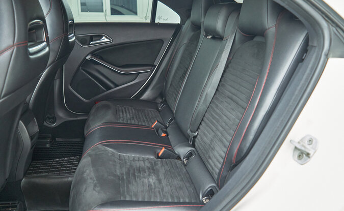 Mercedes benz CLA