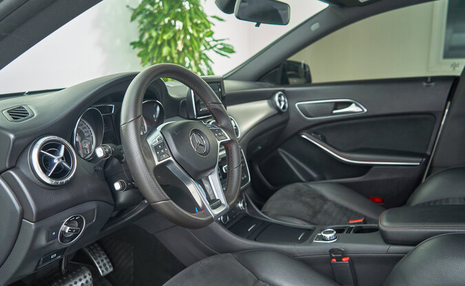 Mercedes benz CLA