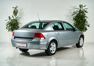 Opel Astra Вид 4