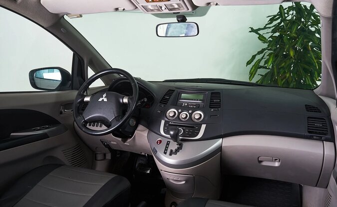 Mitsubishi Grandis