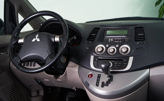 Mitsubishi Grandis