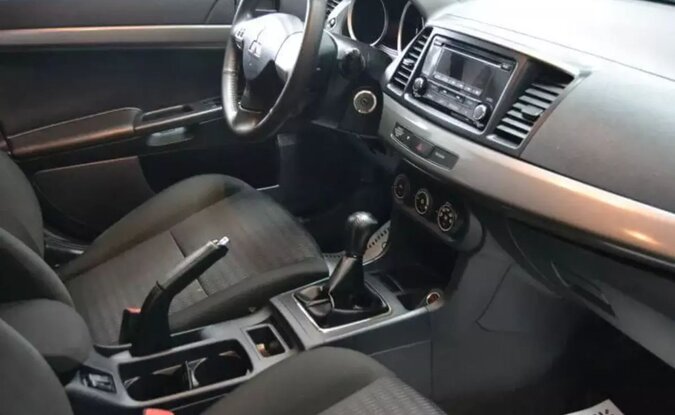 Mitsubishi Lancer